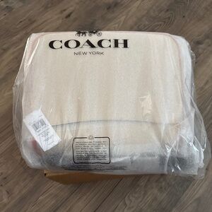 Messenger Bag In Colorblock Signature Canvas